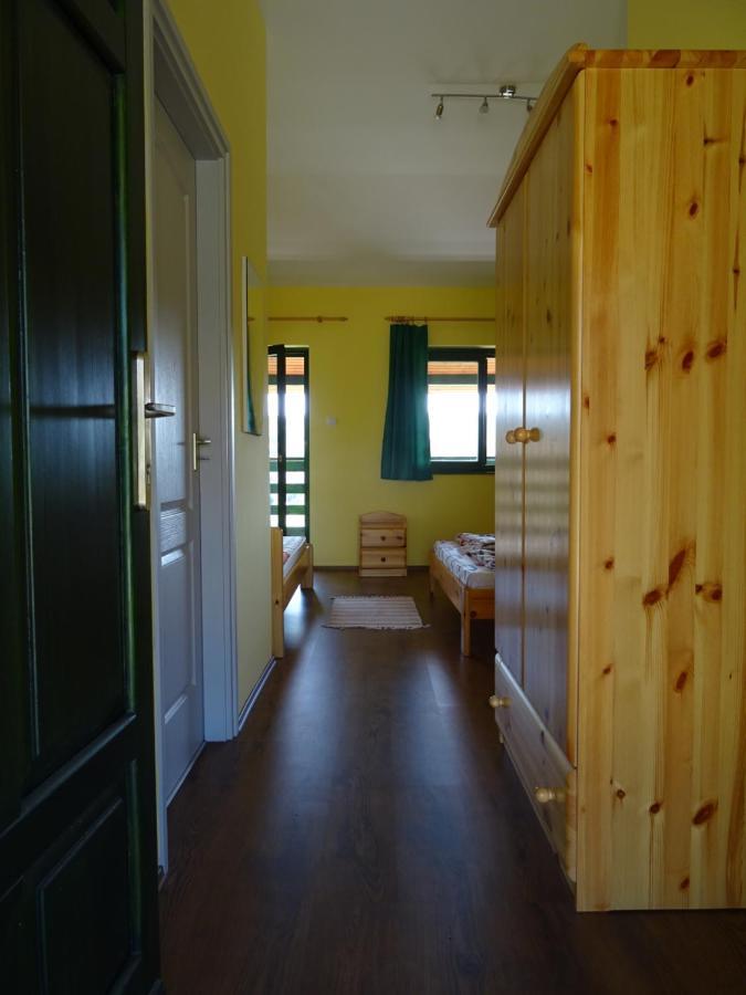 Kisrejtek Apartmanhaz Lispeszentadorjan Экстерьер фото