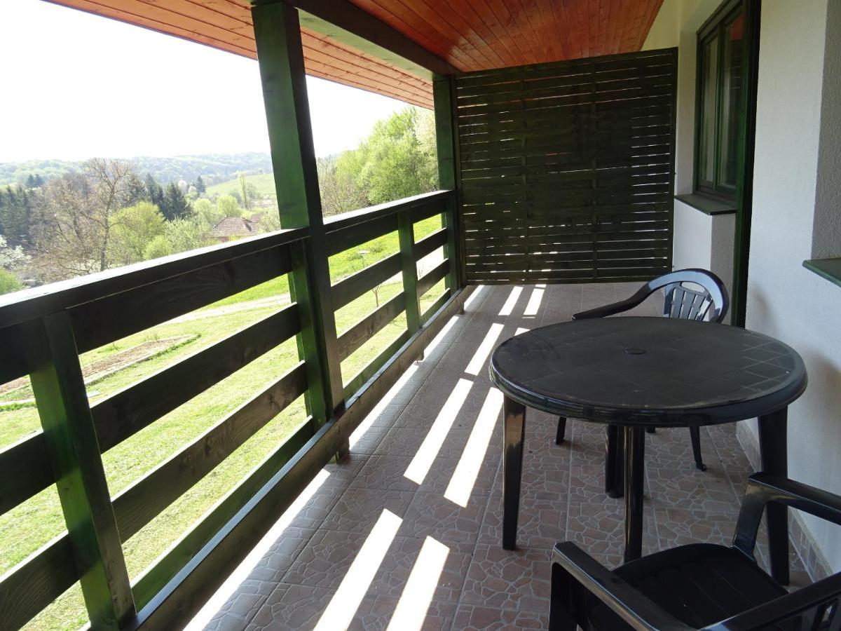 Kisrejtek Apartmanhaz Lispeszentadorjan Экстерьер фото
