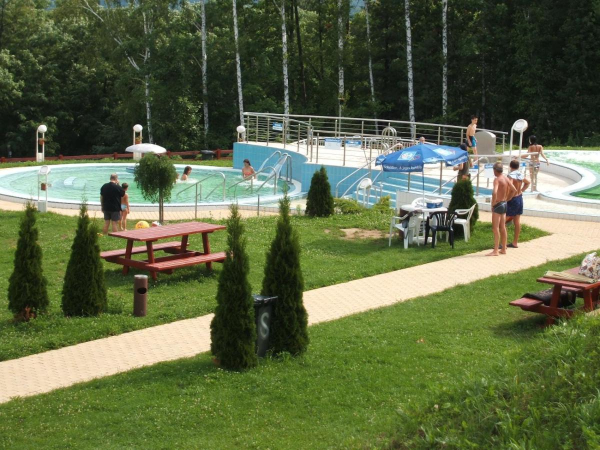 Kisrejtek Apartmanhaz Lispeszentadorjan Экстерьер фото